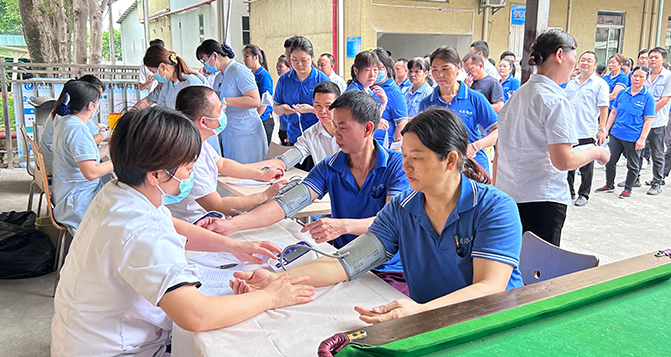 PA旗舰厅新材组织员工体检，为健康护航